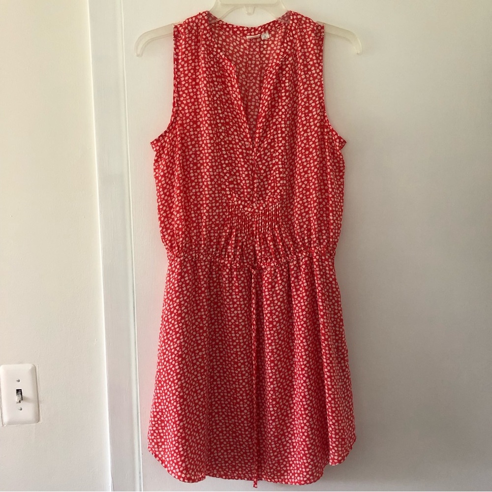 Gap sleeveless daisy-print waist-defined dress